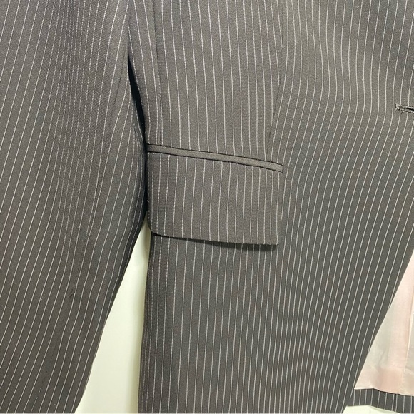 Tahari Blazer Arthur S. Levine Brown Pinstripe Size 6 Petite - Picture 5 of 6